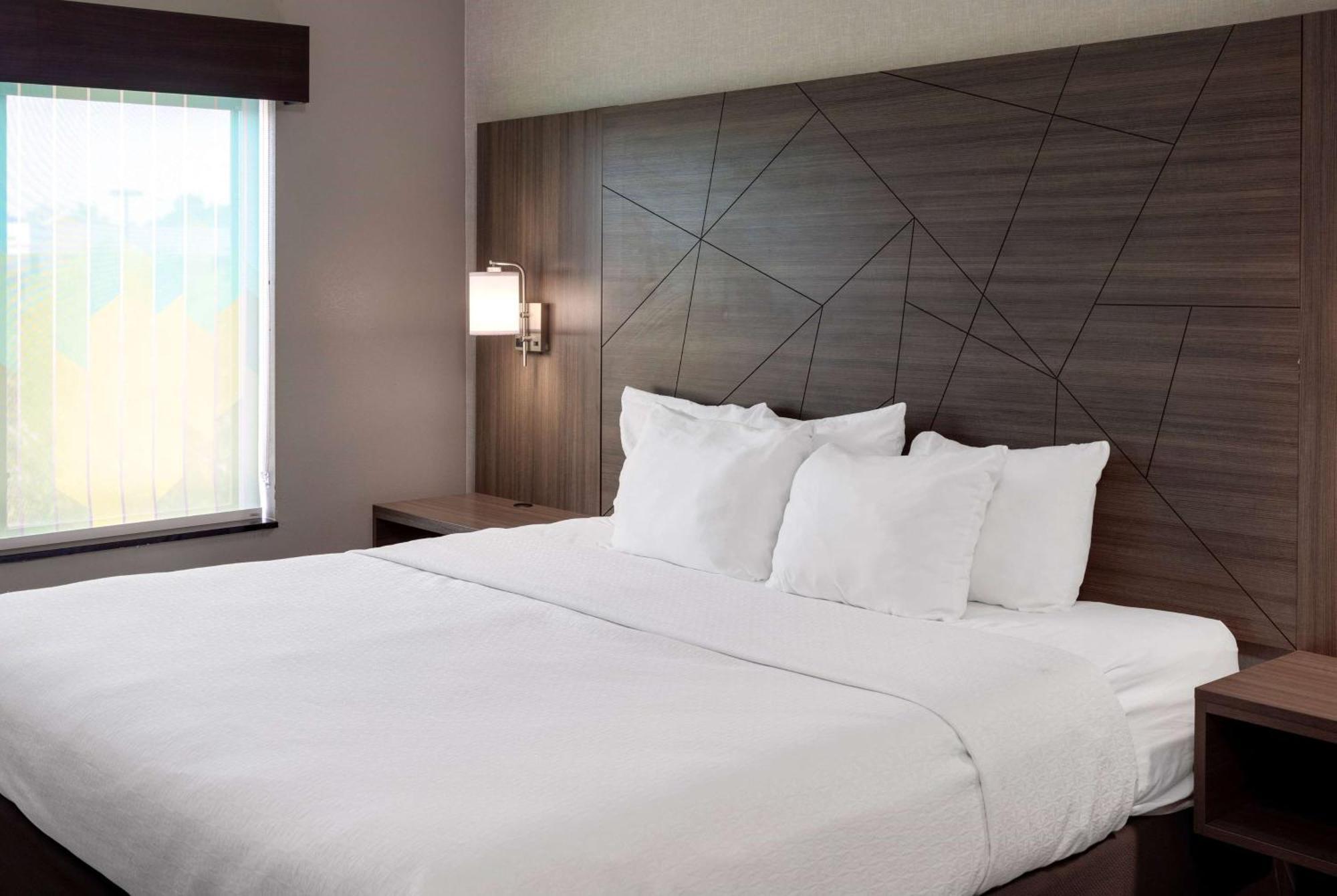 Hotel La Quinta By Wyndham Edmond Zewnętrze zdjęcie